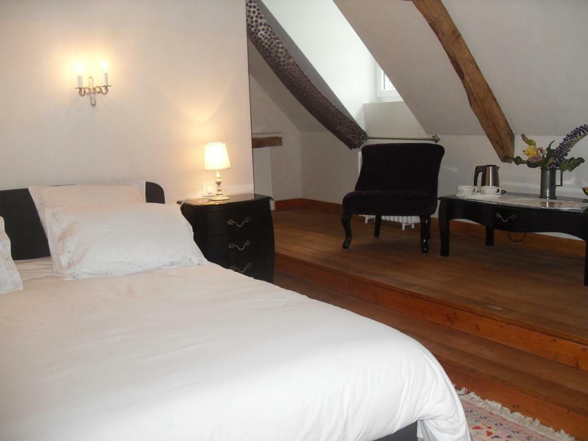 Bed and Breakfast Les Goubelins La Lande-d'Airou Екстер'єр фото